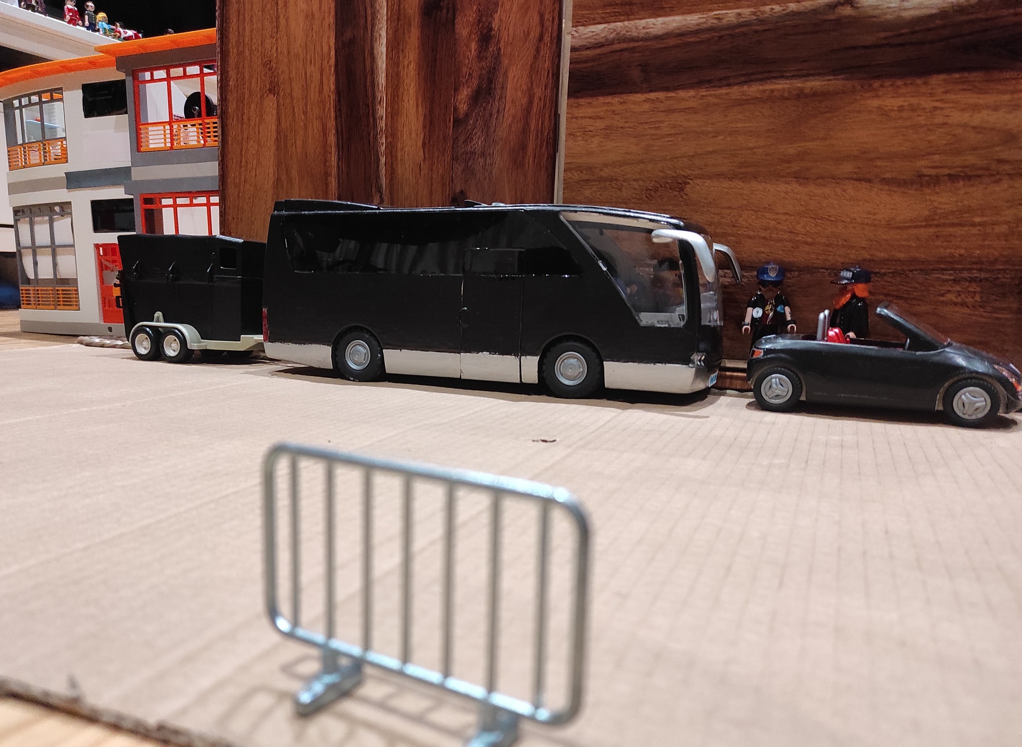 The bus of The Boxmasters by Playmobil